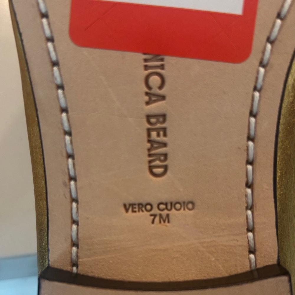 Veronica Beard Gold Tassel Loafer NEW Size 7 NWT - Picture 15 of 15